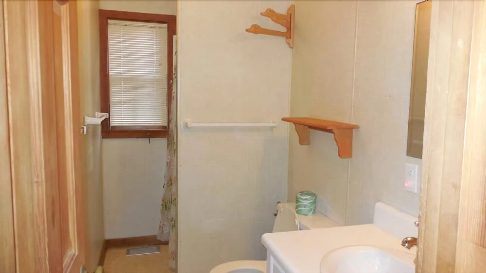 Wooden Shoe House - 2 Br Home