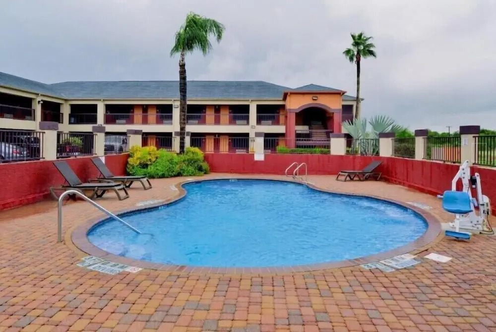 Best Western Garden Inn And Suites