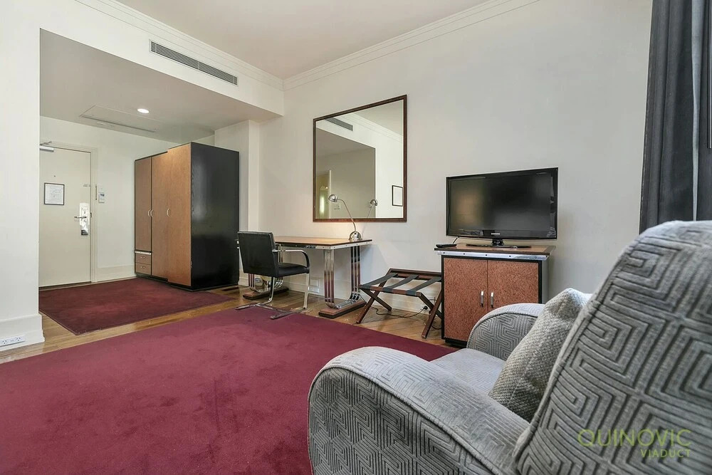 QV Studio with Hotel Amenities Gym and Pool - 924