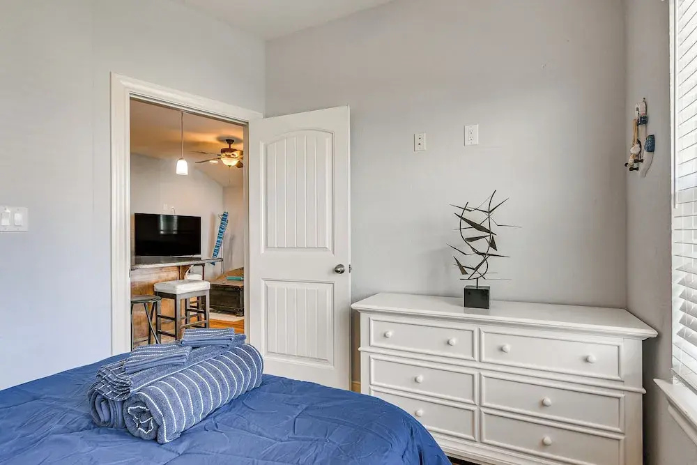 Golf Cart, Pool Access! Beach-walk Galveston Haven