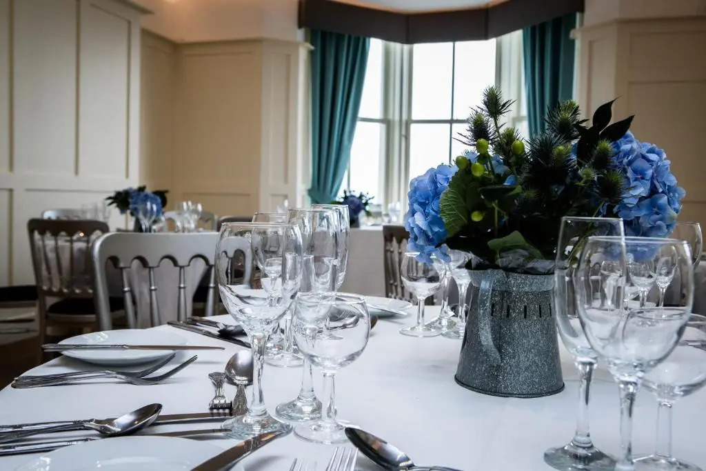 Delmont Hotel & View Restaurant