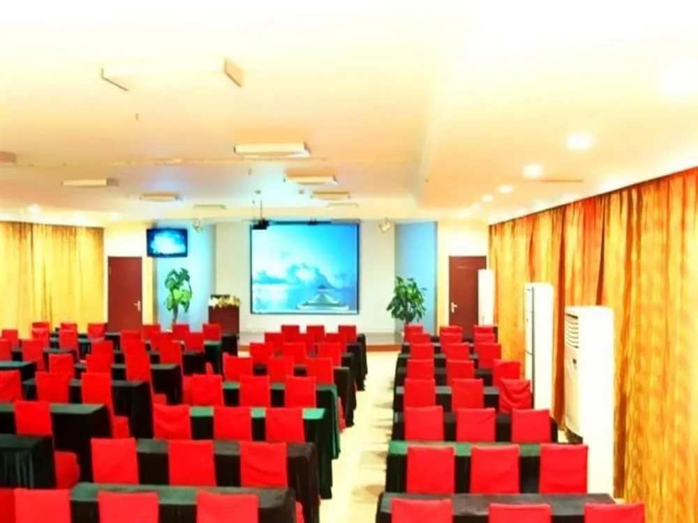 Qingdao High School Xianglan Hotel