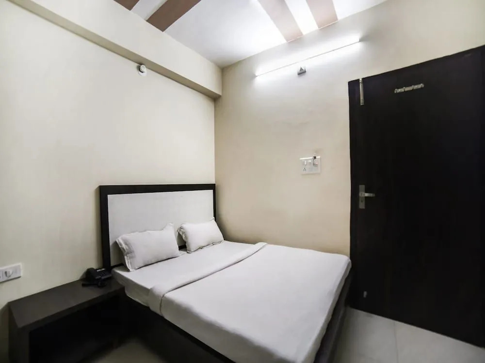 Spot On 37343 Hotel Abhimanyu Inn