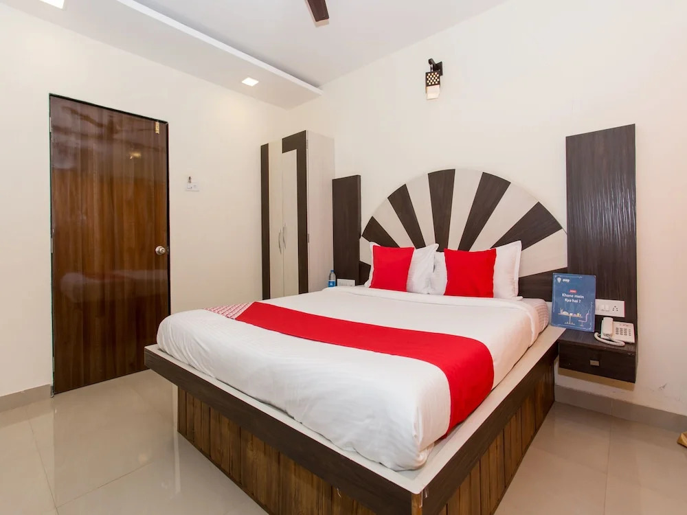 OYO 11758 Royal Hills
