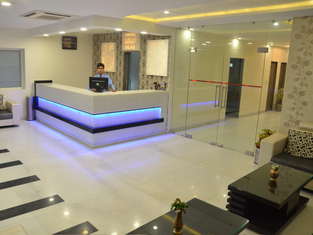 Hotel Karan Vilas