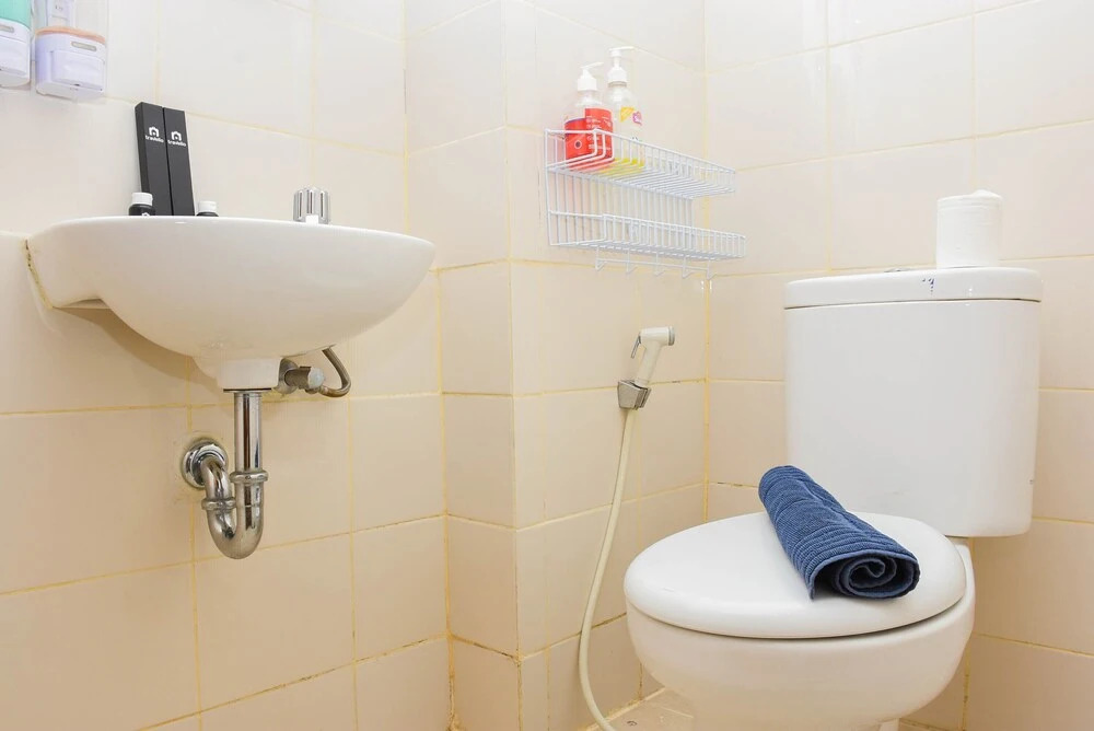 Homey and Modern 2BR at Lagoon Apartment near Shopping Center