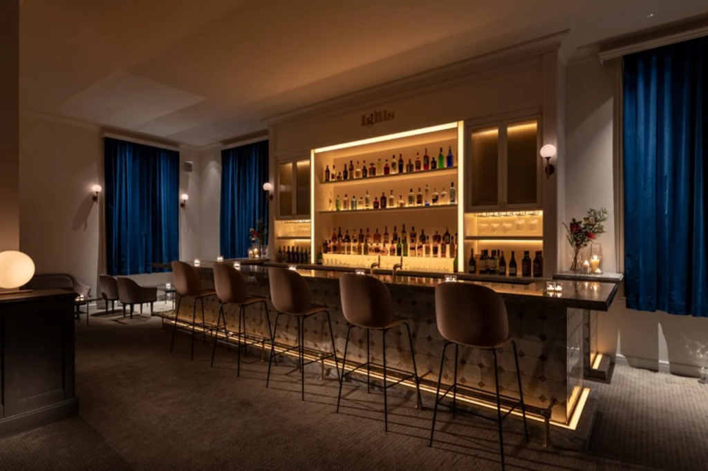 UNWIND HOTEL & BAR OTARU