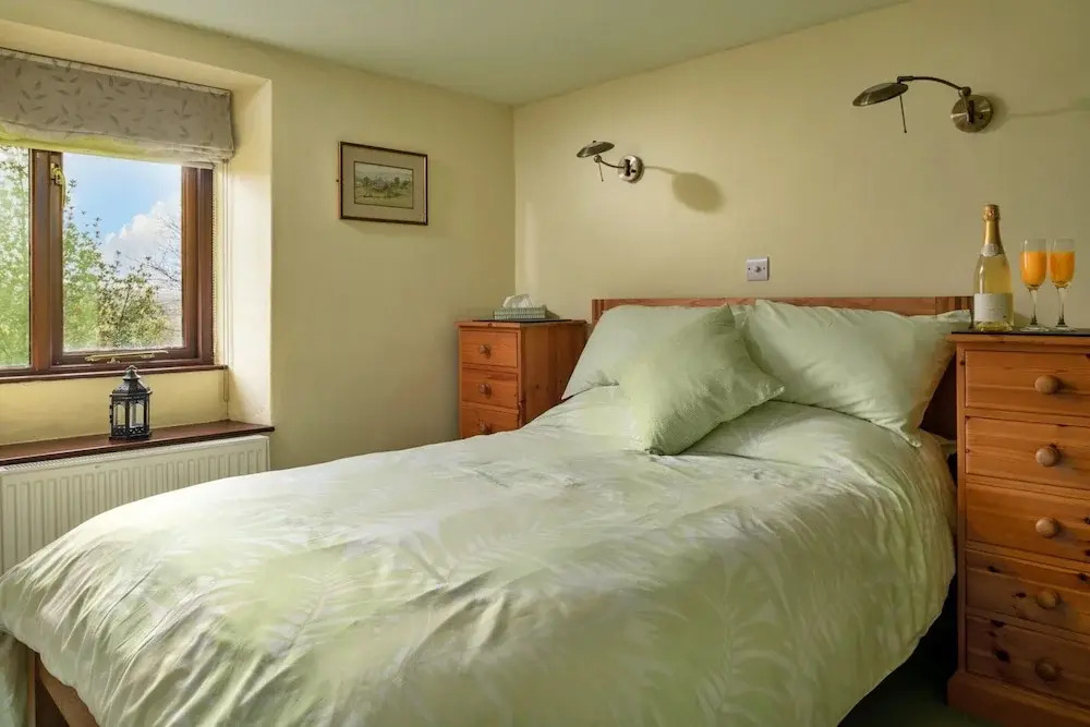 2 Bedroom Cottage in Llan Ffestiniog, No Deposit