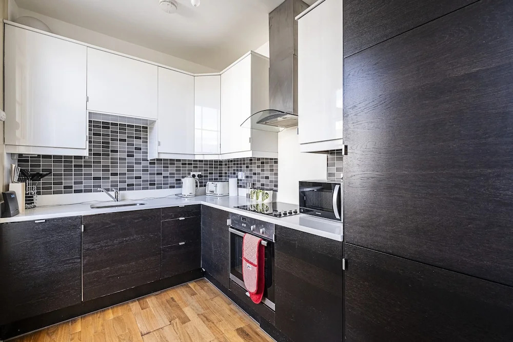 Royal College Apartments by Flexystays