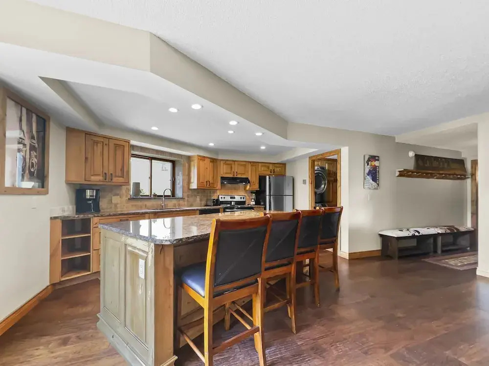 Be310 Bridge End Pet Friendly 2 Bedroom Condo by RedAwning