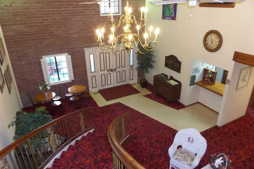 Colonial Inn
