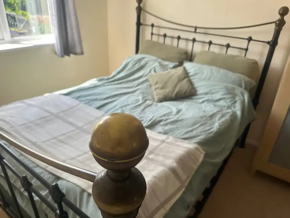 Enfield City Apartment Retreat