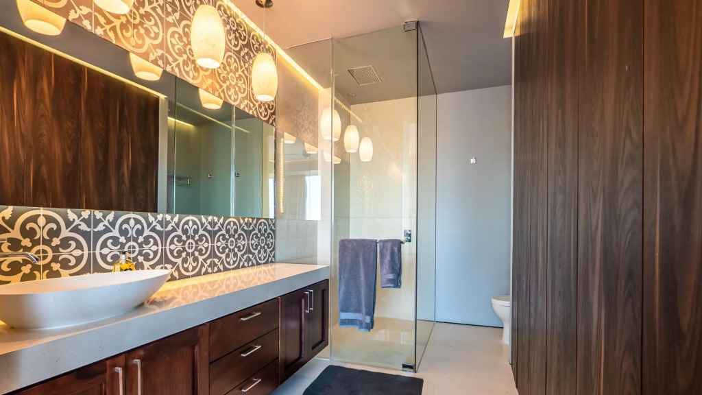 Pier 57-403 - Pier 57 Romantic Zone Ocean Views 2 Bedroom 2