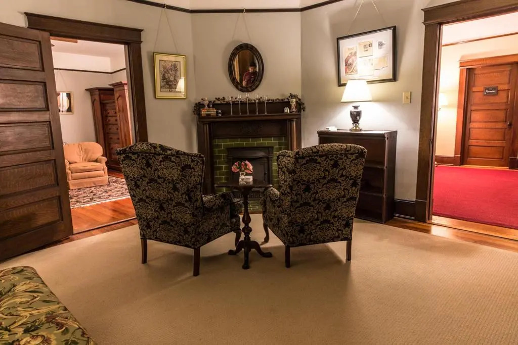 Double Oaks Bed and Breakfast