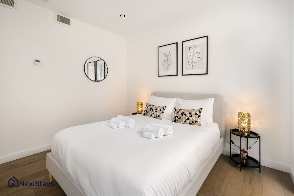 1 Min Walk to Euston Station Luxury Townhouse