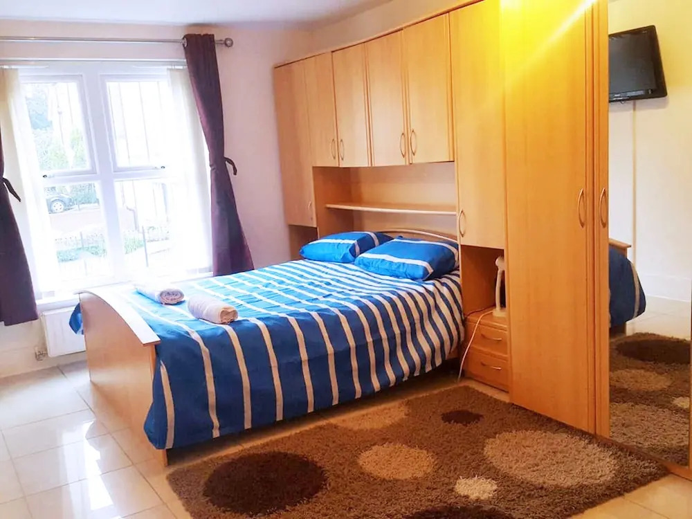 The Worsley Exclusive 2 Bed Apartment W