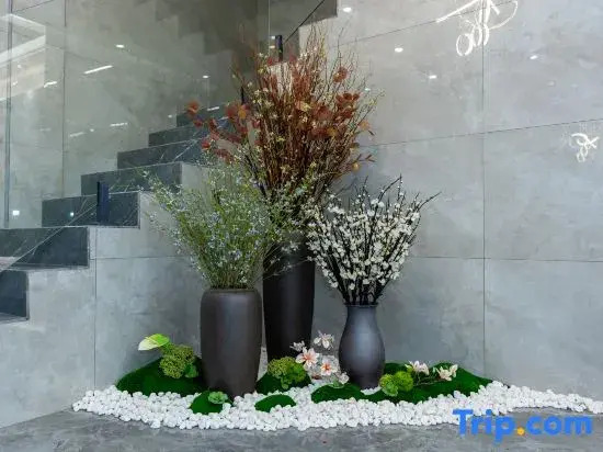 Xinli Business Hotel