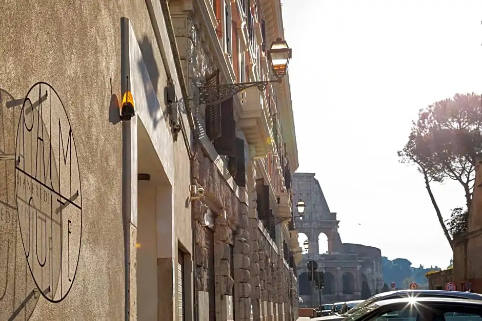 Manfredi Palm Suites