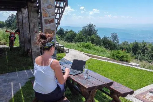 Hostgost at Čupino Sokače