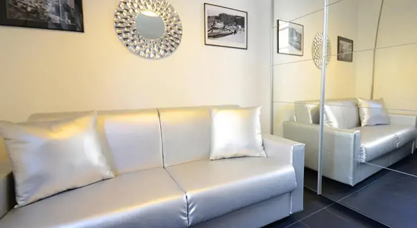 Silver Black Flat