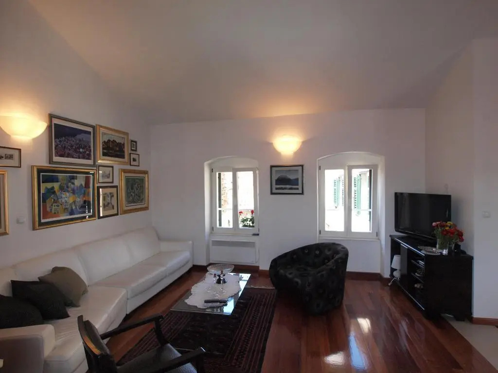 Million Dollar View Apartment