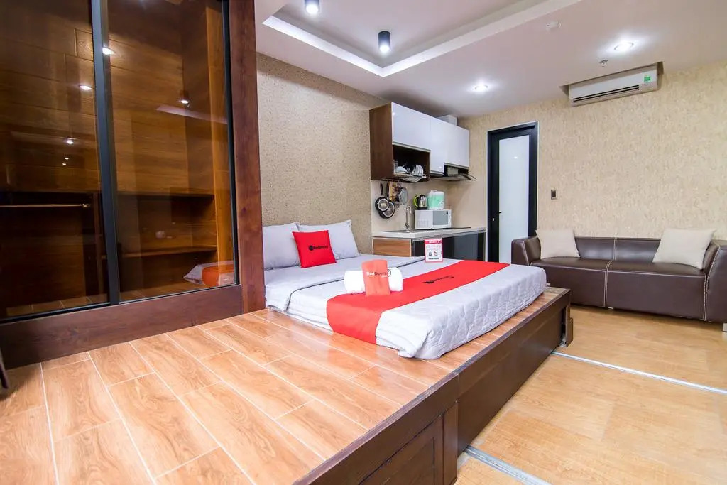 RedDoorz Plus @ Nguyen Trai Street