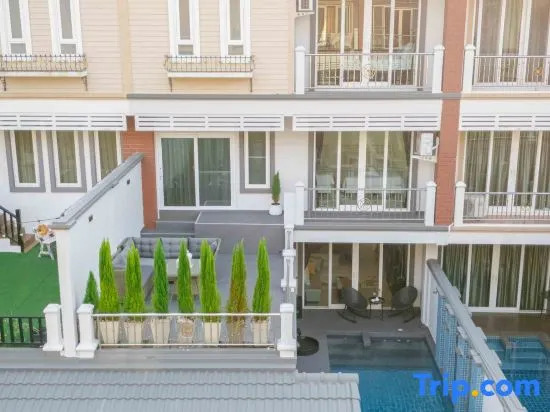 4 BR Pool Villa 700m to beach