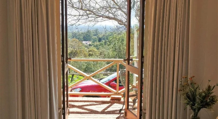 Eleebana Guest House