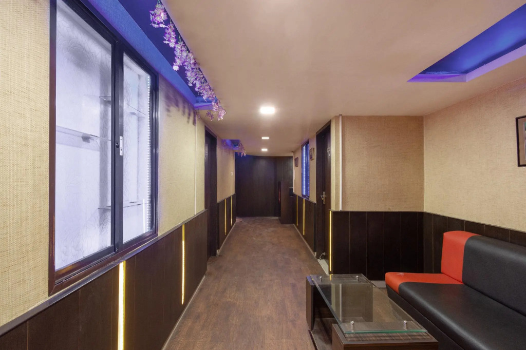 OYO 76182 Crystal Guest House