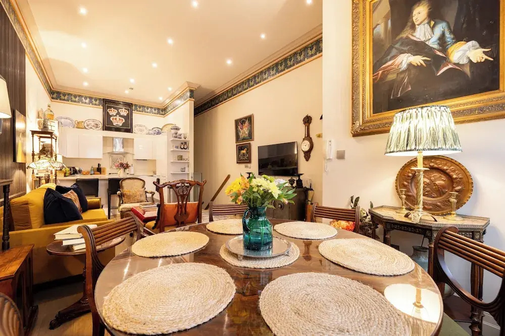 Large 4-bed 8-guests W/patio 1841 House Paddington