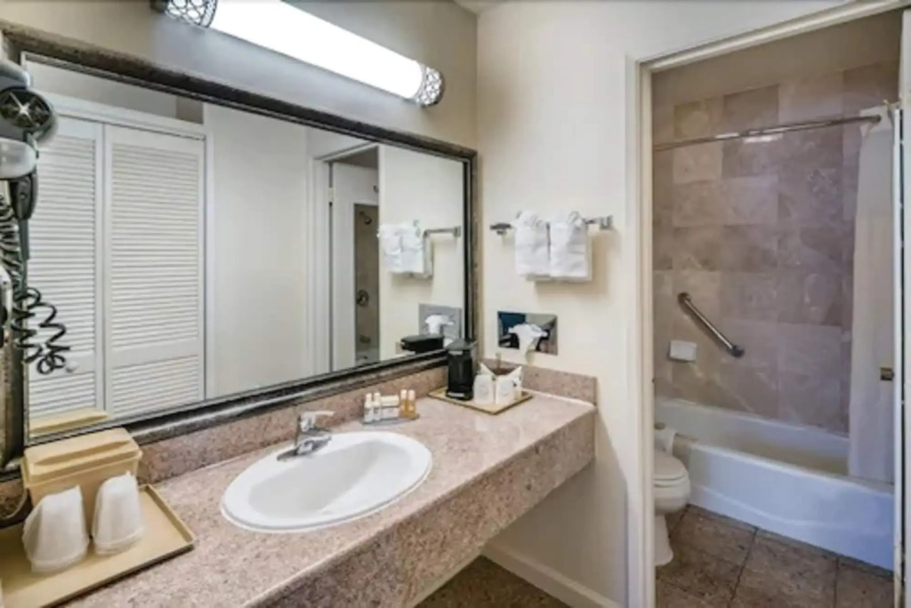 Arbor Inn Monterey