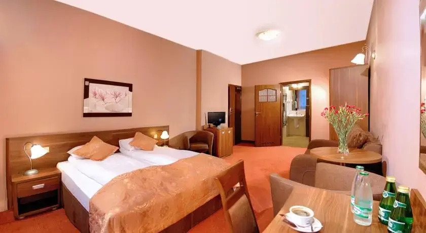 Paria Hotel