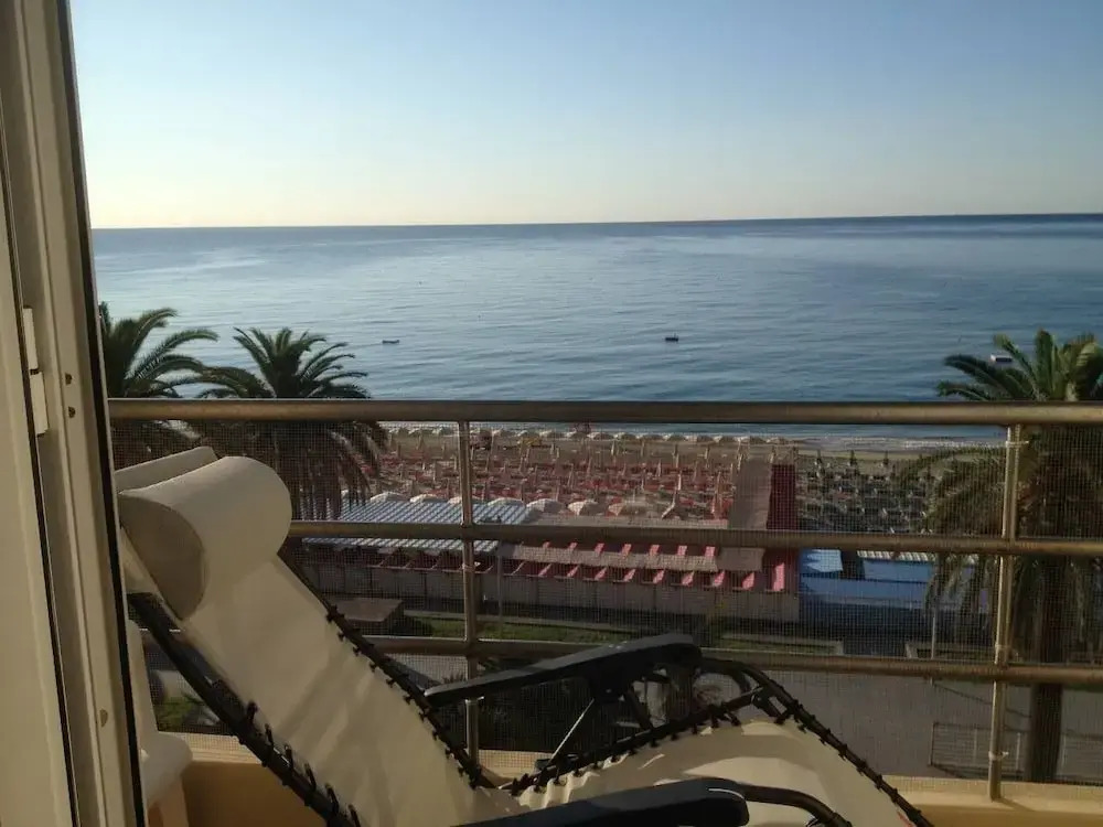 Altido Fronte Mare a Varazze