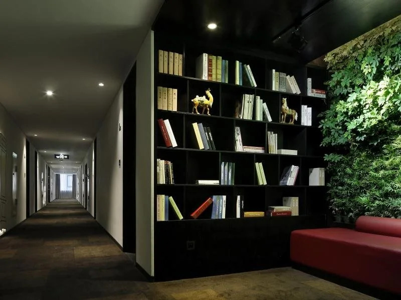 Ease House Hotel