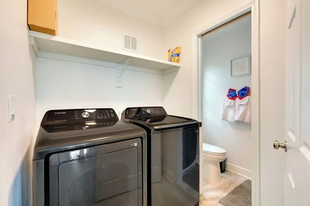 Walk to Ocean: Carolina Beach Condo w/ 2 Balconies