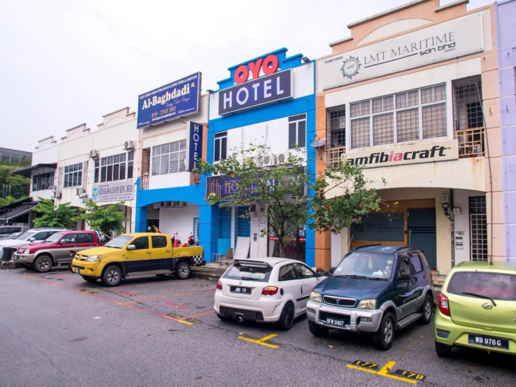 OYO 90281 Hotel Taj (Seksyen 13)