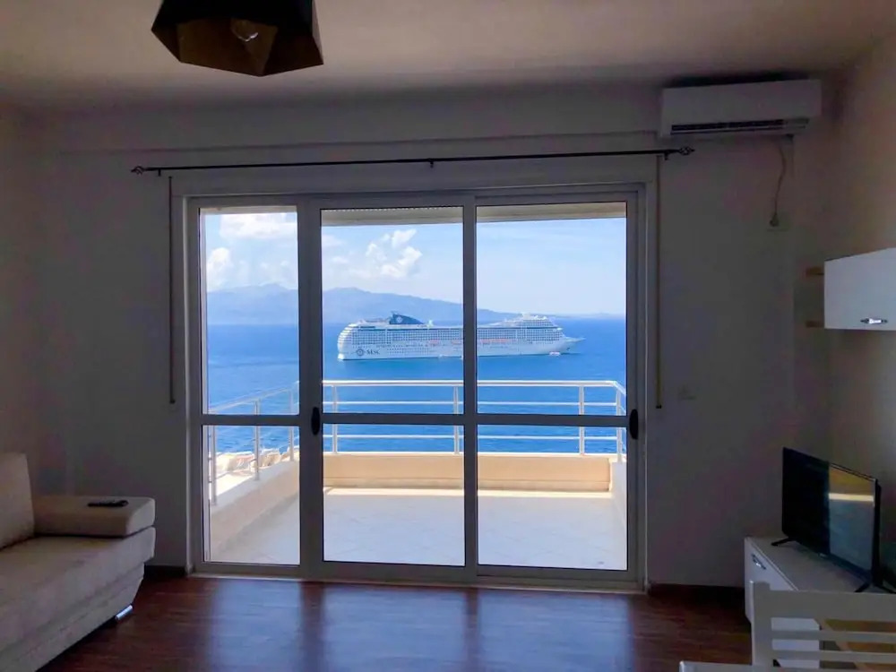 Apartment With one Bedroom in Sarandë, With Wonderful sea View and Terrace - Near the Beach