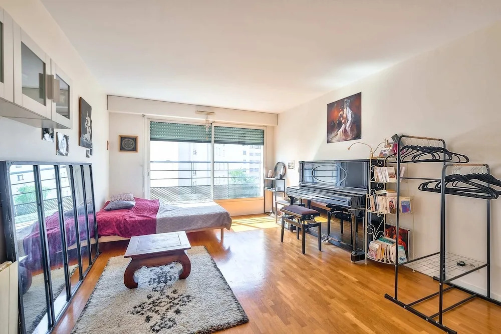 Nice 2 Room Apartment in Paris