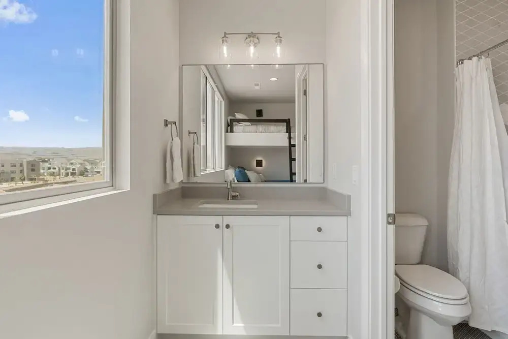 The Crash Pad 5 Bedroom Townhouse