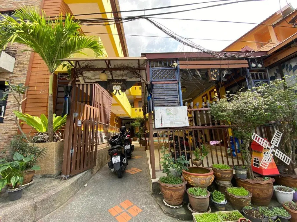 Hill Side Patong Hotel