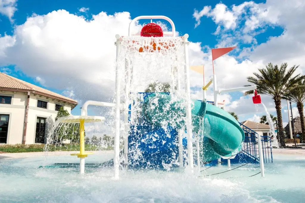 Luxury villa equipped with Club House ,Golf ,Gym, Wet Park 5 R near Disney