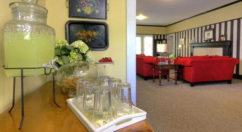 Bayberry Inn B&B and Oregon Wellness Retreat