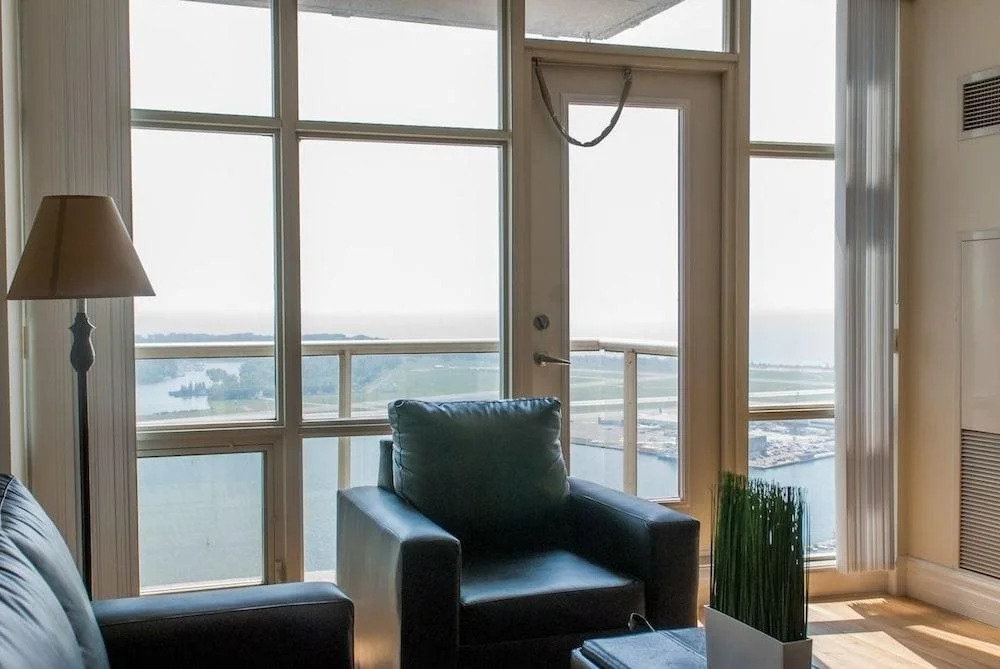 HydeWest - Mariner Furnished Suite