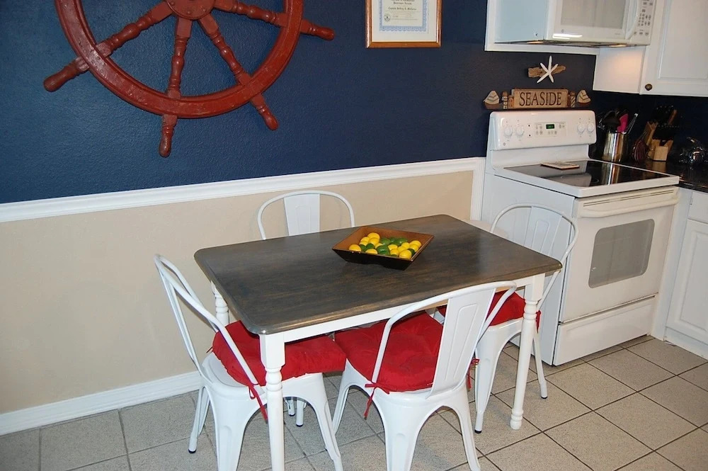 Moonraker 24 condo
