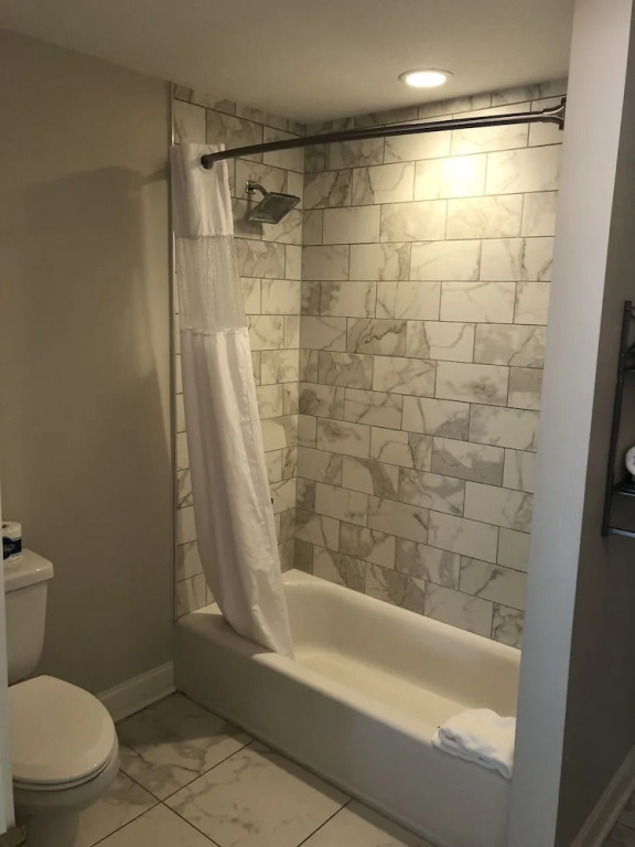 Carriage House Inn