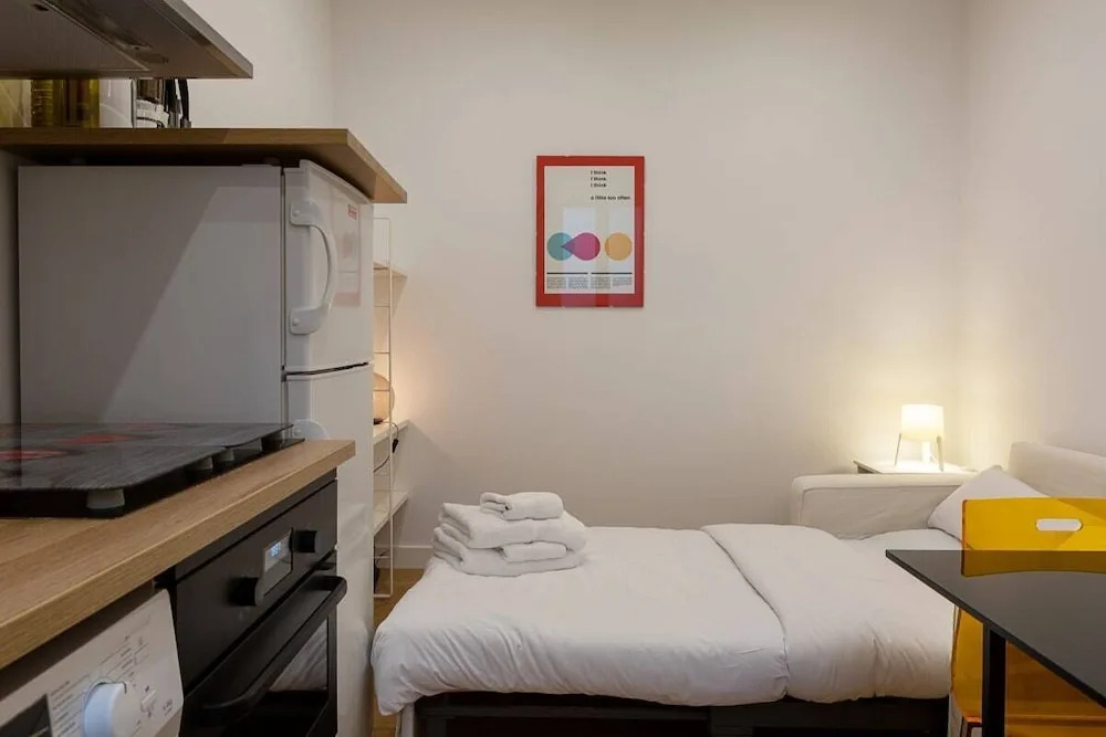 Cozy Apartment for 4 near Sol