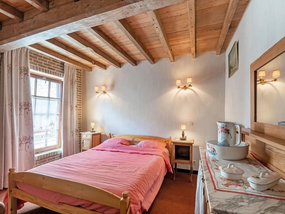 Farmhouse in Beveren near Beach & Garden
