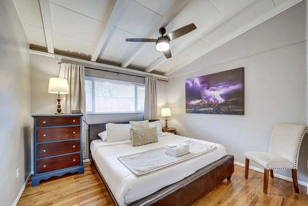Pet-friendly Sedona Home: Hot Tub, Walk to Trails!