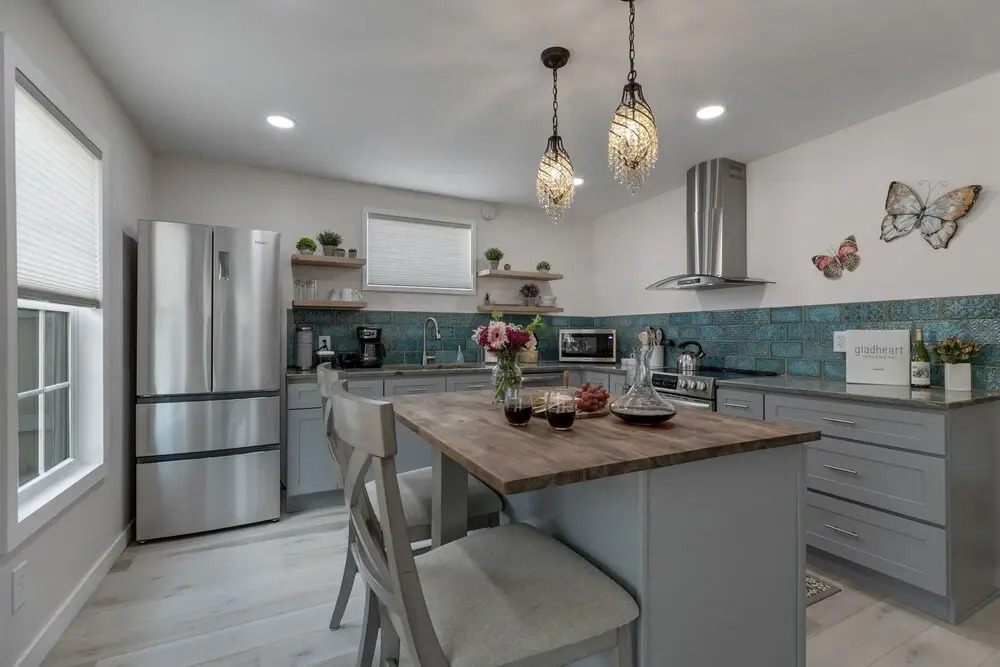 Gorgeous Luxury Bungalow W/hot Tub&fire Pit