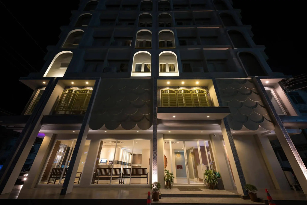 Montree Phuket Hotel